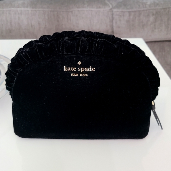 kate spade Handbags - NWOT - Kate Spade Large Cosmetic Case 💄